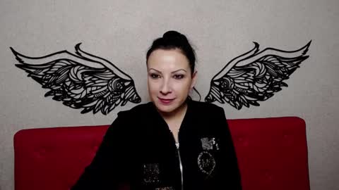 Snapshot of elizabethsho chatting on 12.05.24 ElizabethSho online show from 12.05.24