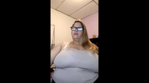 Snapshot of elizabethtaylor1 chatting on 02.19.26 Elizabeth online show from 02.19.26