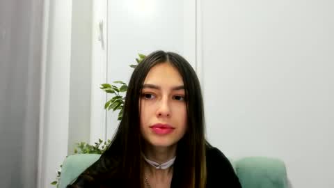 elizabethwall online show from 01.22.25