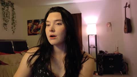 Snapshot of elizacarter chatting on 02.11.25 Eliza online show from 02.11.25