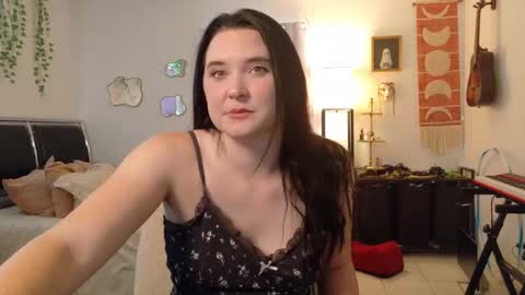 Snapshot of elizacarter chatting on 10.14.25 Eliza online show from 10.14.25