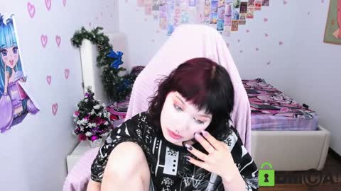 Snapshot of elizanik chatting on 01.10.25 Eliza online show from 01.10.25