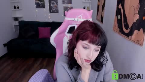 Snapshot of elizanik chatting on 03.09.25 Eliza online show from 03.09.25