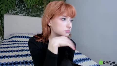 Snapshot of elizanik chatting on 10.09.25 Eliza online show from 10.09.25