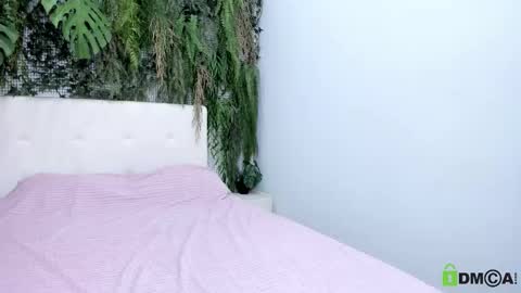 Snapshot of elizanik chatting on 11.07.25 Eliza online show from 11.07.25