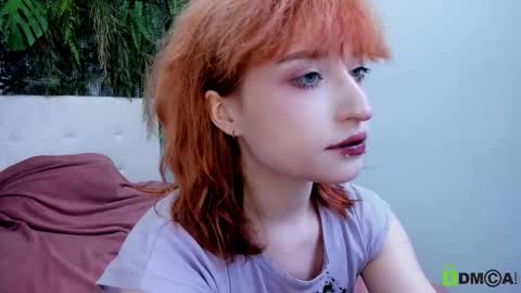 Snapshot of elizanik chatting on 11.26.25 Eliza online show from 11.26.25