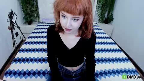 Snapshot of elizanik chatting on 11.28.25 Eliza online show from 11.28.25