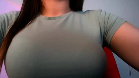 Snapshot of elizsun chatting on 04.27.26 elizsun online show from 04.27.26
