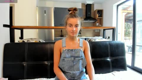 Eliz                               online show from 11.23.25