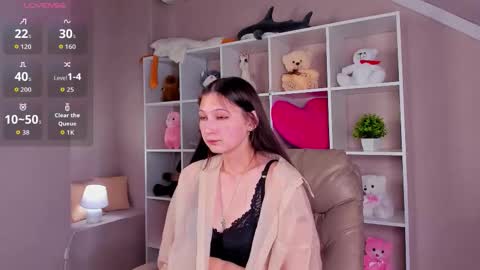 Snapshot of ella_burns chatting on 11.11.25 Ella online show from 11.11.25