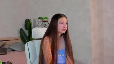 Snapshot of ella_burns chatting on 11.14.25 Ella online show from 11.14.25