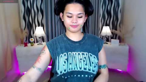 Snapshot of ella_fantasia chatting on 10.05.25 HI ITS ME ELLA online show from 10.05.25