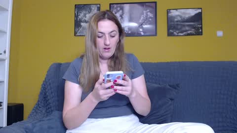 Ella  Max online show from 02.08.25