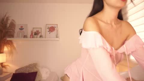 ELLA OWEN online show from 10.17.25