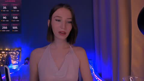 ellaamber online show from 01.04.25