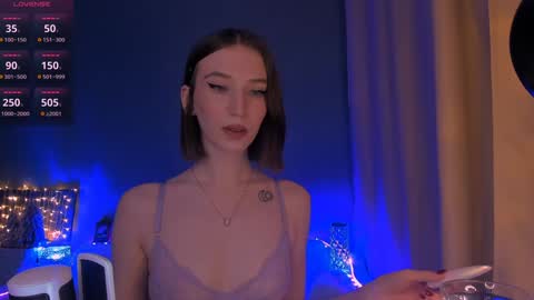 ellaamber online show from 01.12.25