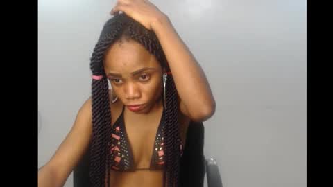 ella online show from 10.05.25