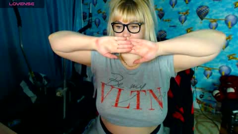 Snapshot of ellabella36dd chatting on 03.04.26 IsaBella online show from 03.04.26