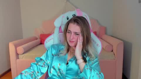 EllaBells online show from 04.01.26