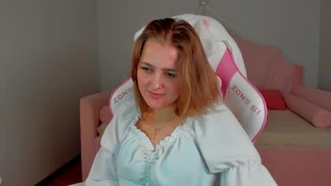 EllaBells online show from 04.09.26