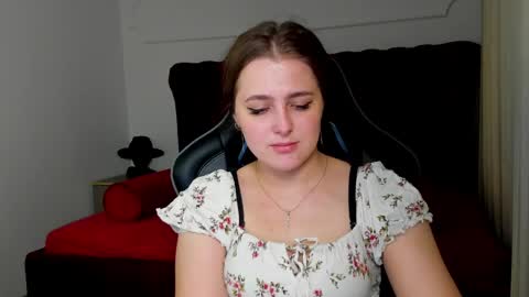 EllaBells online show from 04.10.26