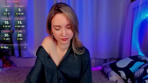 Snapshot of ellabloom chatting on 12.04.25 Ella online show from 12.04.25