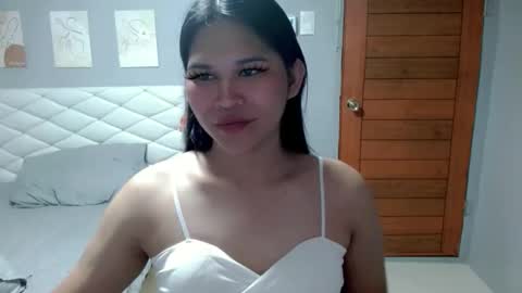 Snapshot of ellaford chatting on 05.19.26 EllaFord online show from 05.19.26