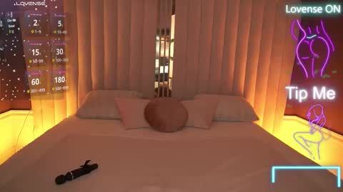 Ella online show from 10.24.25