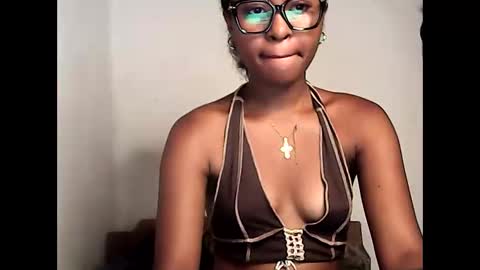 ellah245 online show from 03.30.26