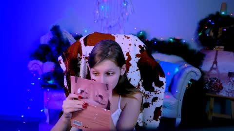 Snapshot of ellahorton chatting on 12.15.24 Ella online show from 12.15.24