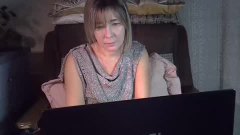 ellajohnsonx online show from 11.21.25