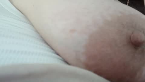 Snapshot of ellajossie chatting on 10.16.25 Ella online show from 10.16.25