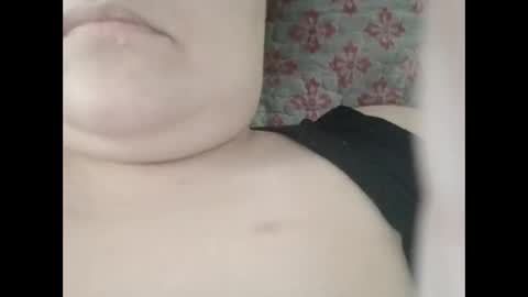 Snapshot of ellajossie chatting on 11.01.25 Ella online show from 11.01.25