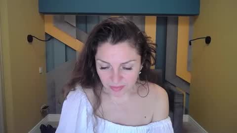 EllaLongs online show from 12.07.24