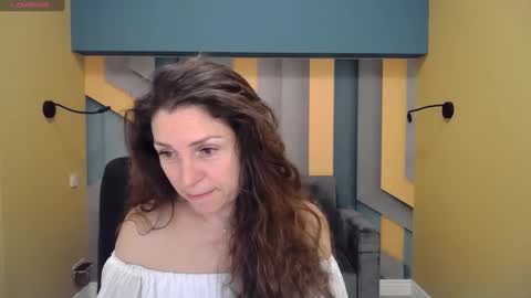 EllaLongs online show from 12.14.24