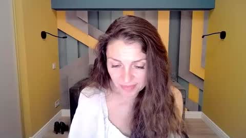 EllaLongs online show from 02.15.25