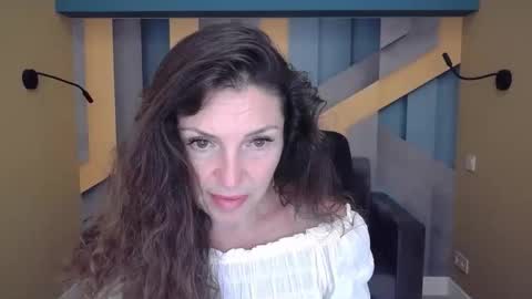 EllaLongs online show from 09.12.25