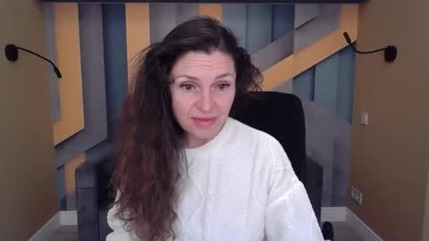 EllaLongs online show from 10.19.25