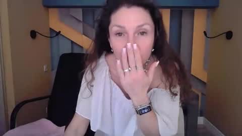 EllaLongs online show from 03.04.26