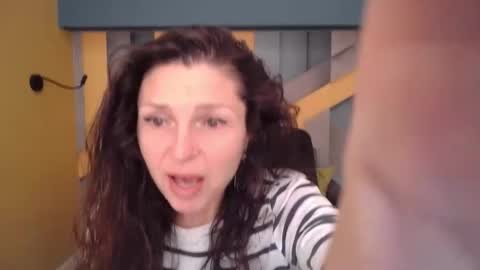 EllaLongs online show from 04.15.26