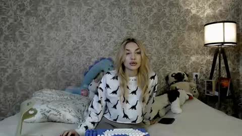 ellamilla online show from 09.15.25