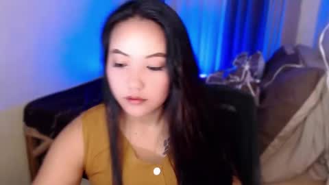 Snapshot of ellaminov chatting on 12.18.25 Ella online show from 12.18.25