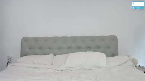 Ella Mira online show from 05.12.26