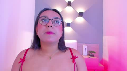 Snapshot of ellamontoya chatting on 01.13.25 Ella online show from 01.13.25