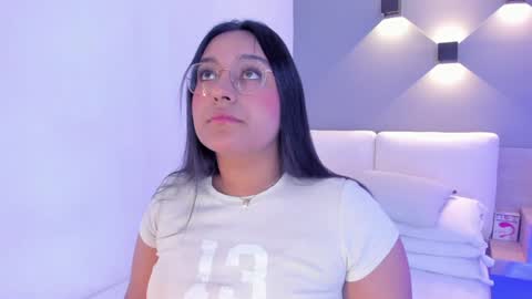 Snapshot of ellamontoya chatting on 01.26.25 Ella online show from 01.26.25