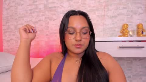 Snapshot of ellamontoya chatting on 02.15.25 Ella online show from 02.15.25