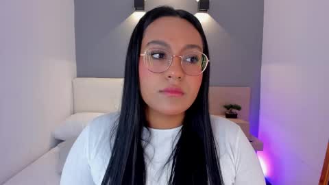 Snapshot of ellamontoya chatting on 02.18.25 Ella online show from 02.18.25