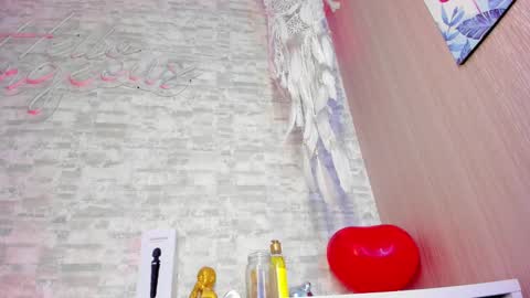 Snapshot of ellamontoya chatting on 02.23.25 Ella online show from 02.23.25