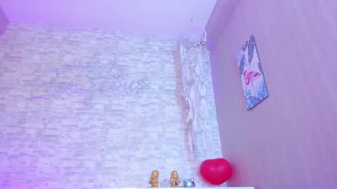 Snapshot of ellamontoya chatting on 02.25.25 Ella online show from 02.25.25