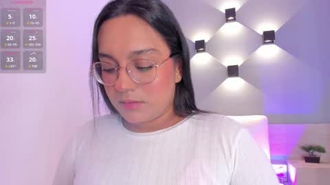 Snapshot of ellamontoya chatting on 03.11.25 Ella online show from 03.11.25